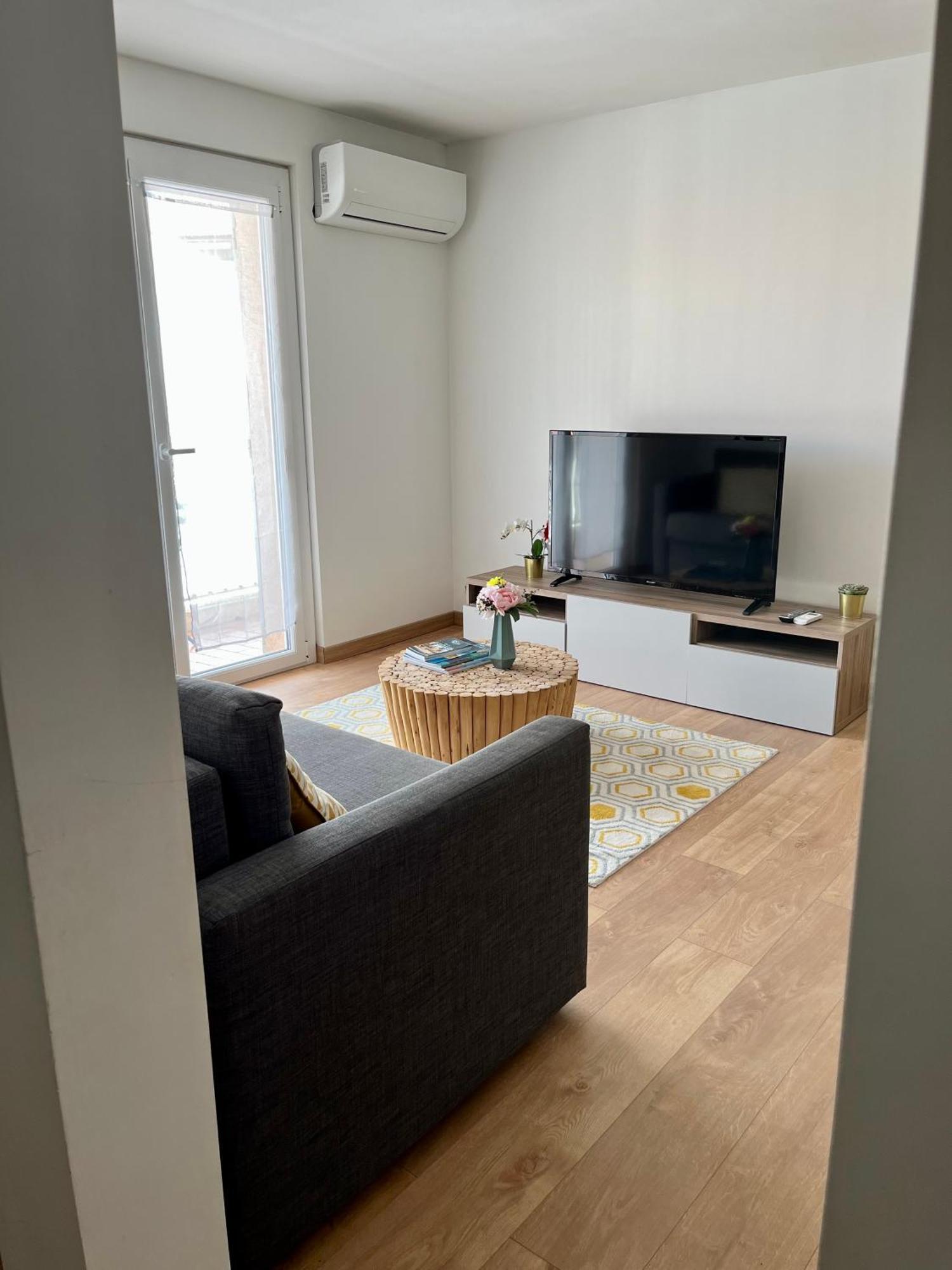 Perle Rare A 250M De La Plage ! Climatise Avec Parking, Balcon & Wifi Sainte-Maxime Exterior foto